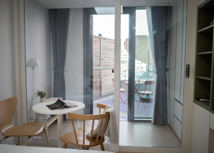 Apartament Urbanstay Myeongdong *