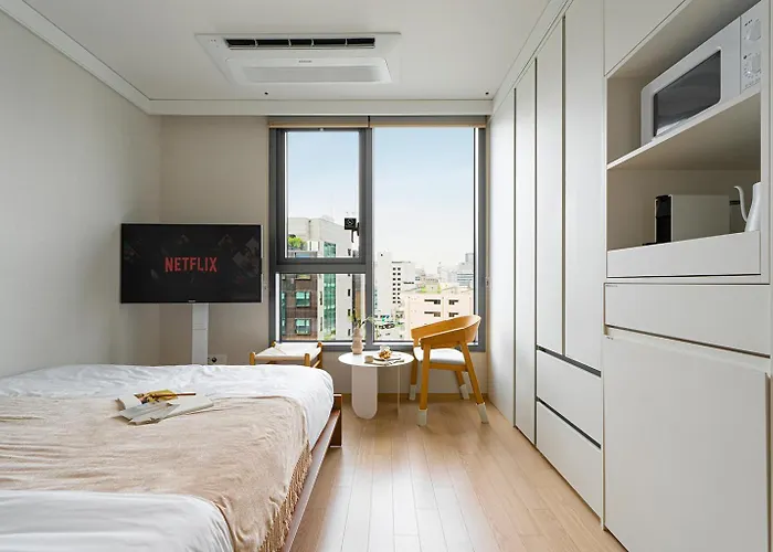 Urbanstay Myeongdong Apartament *